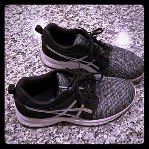 Asics running shoe - Sz 8.5 🖤